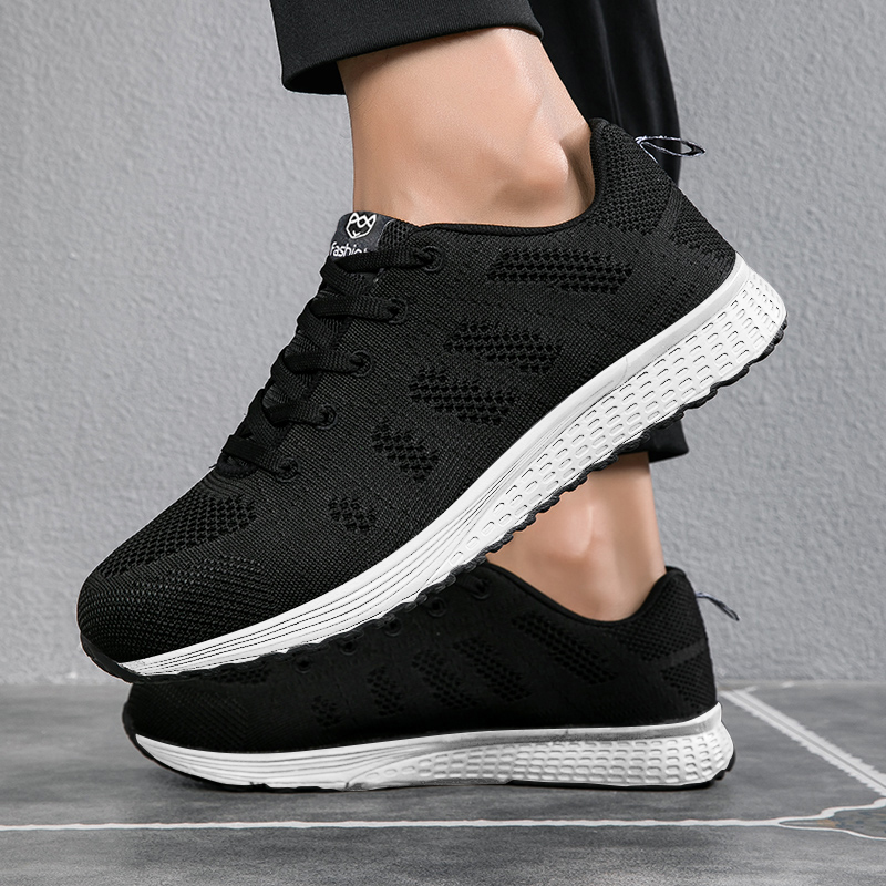 Sepatu olahraga pria, sneaker  - Sports Equipment Brands ulasan dan harga